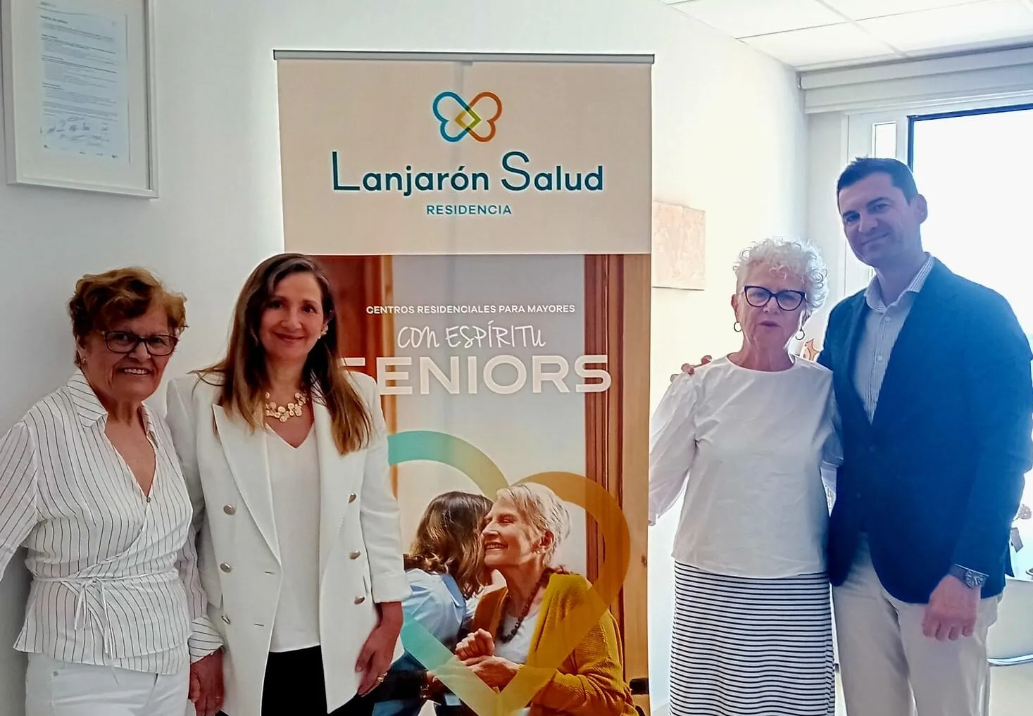 Seniors Lanjarón y la Asociación AFAVIDA firman un convenio de colaboración para facilitar el acceso a la atención especializada de personas mayores 